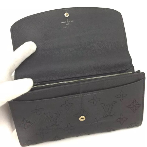 LOUIS VUITTON Mahina Portefeuille Iris Leather Long Bifold Wallet - Picture 5 of 8